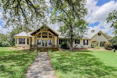 homes for sale with acreage in texas.